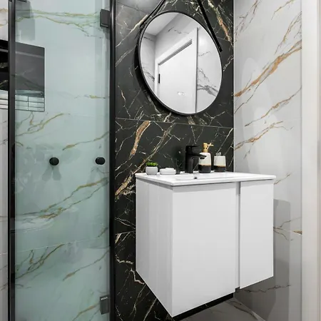 Brand New Luxury 1br In W/ Terrace شقة *